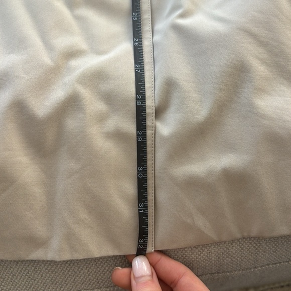 Burberry short trench coat, size 2 - Picture 8 of 9